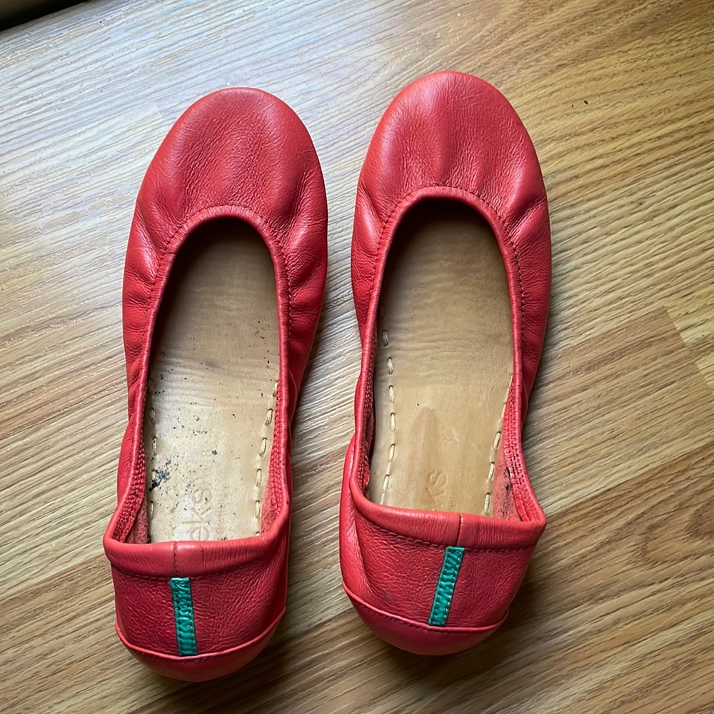 SOLD GUC Tieks size 8 original poppy color